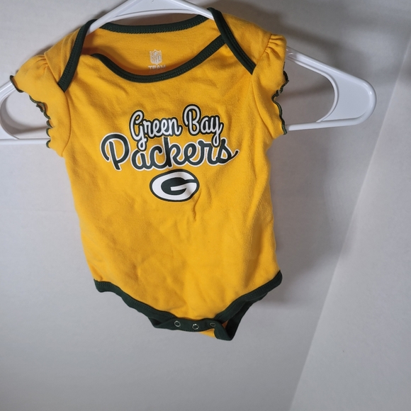 4 Green Bay Packers NFL Team Infant Girls Onesies - Picture 2 of 6